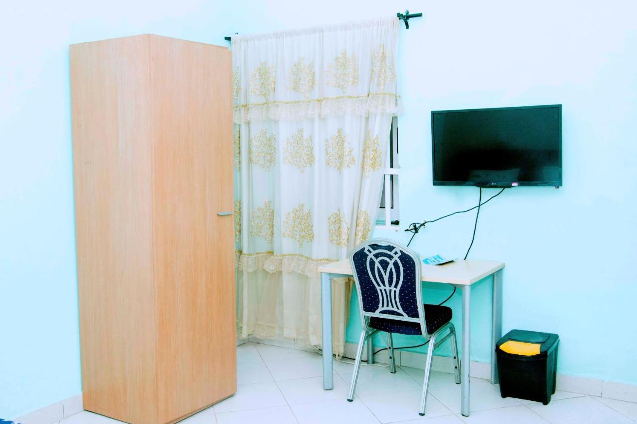 Nora Hotel Cotonou Bagian luar foto