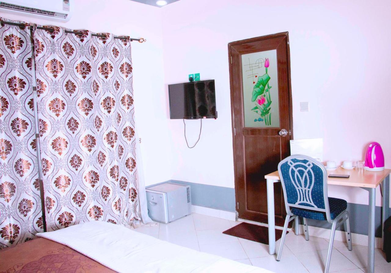 Nora Hotel Cotonou Bagian luar foto