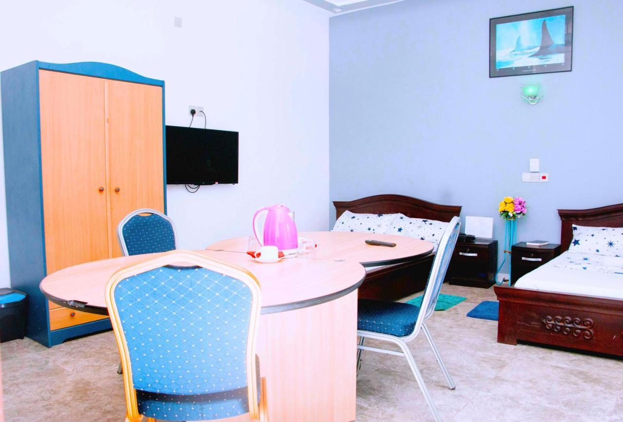 Nora Hotel Cotonou Bagian luar foto