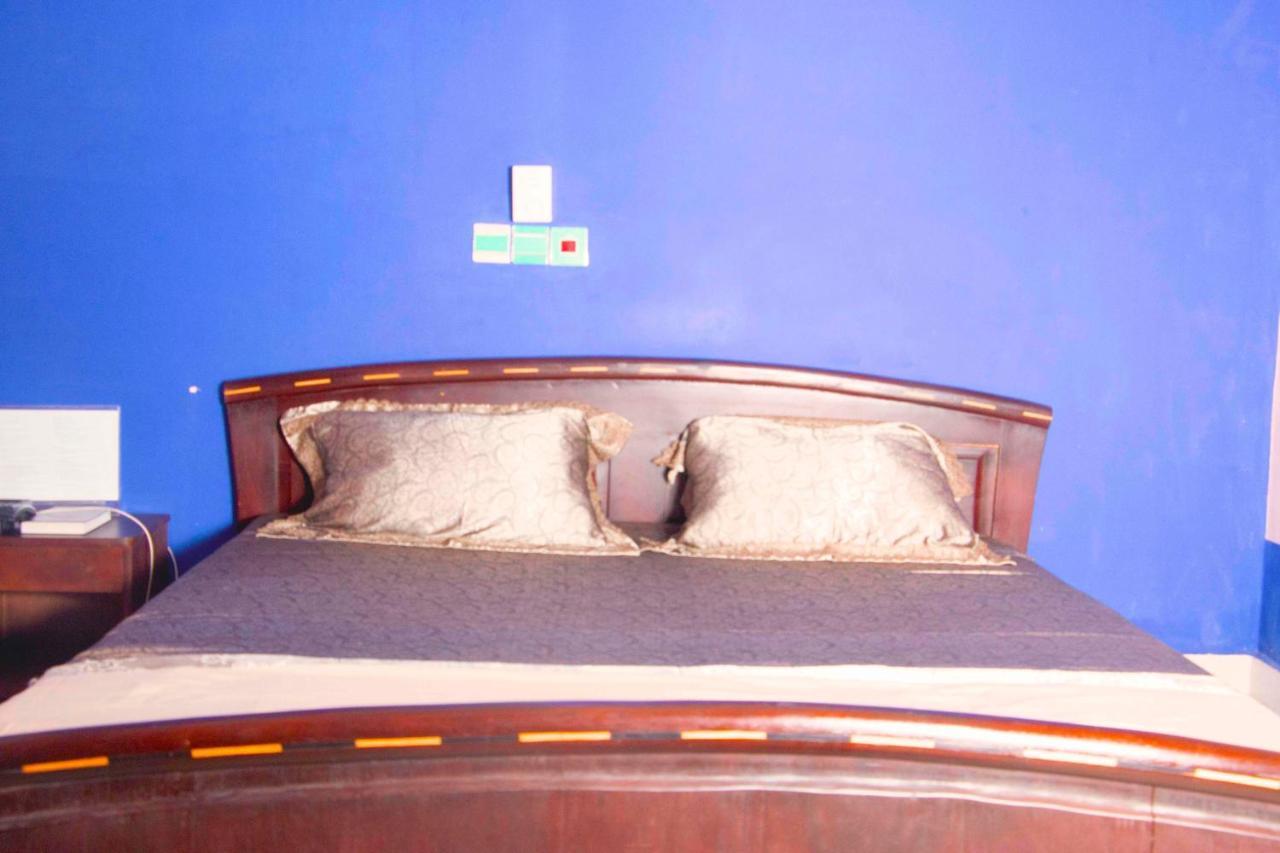Nora Hotel Cotonou Bagian luar foto