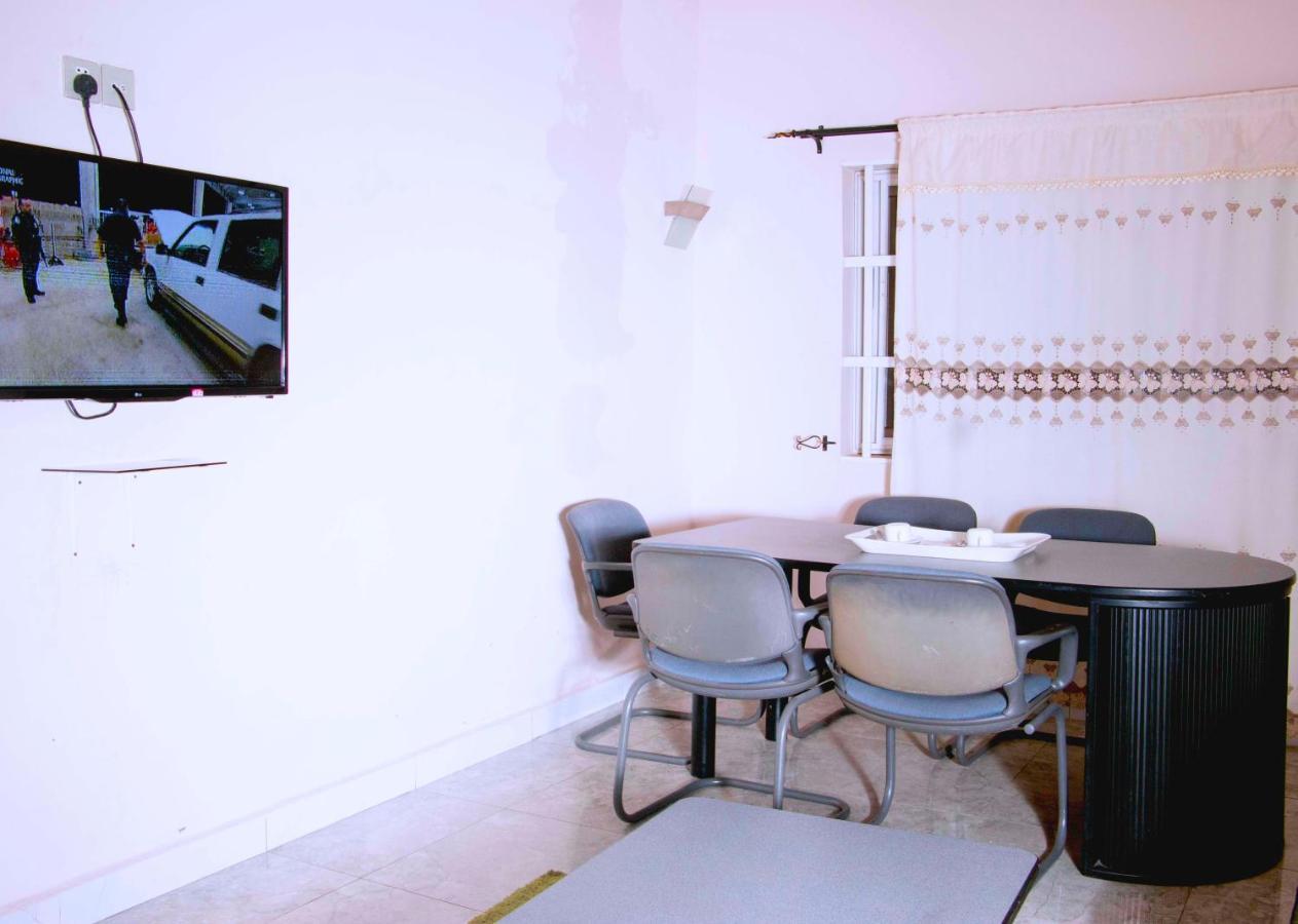 Nora Hotel Cotonou Bagian luar foto