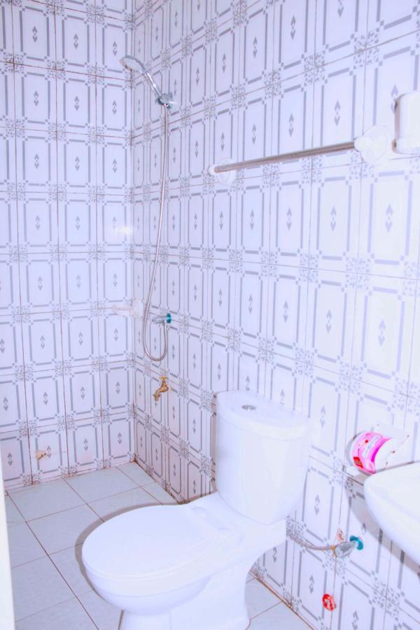 Nora Hotel Cotonou Bagian luar foto