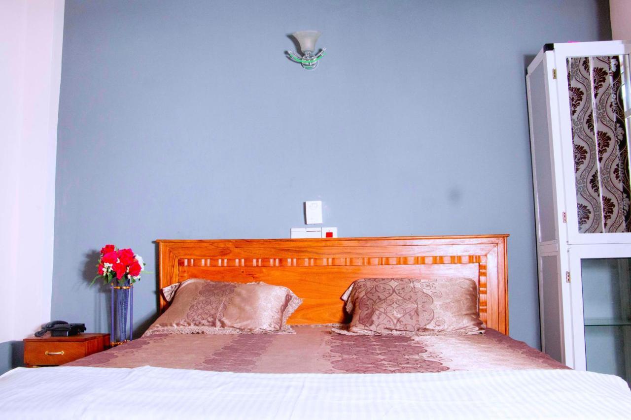 Nora Hotel Cotonou Bagian luar foto