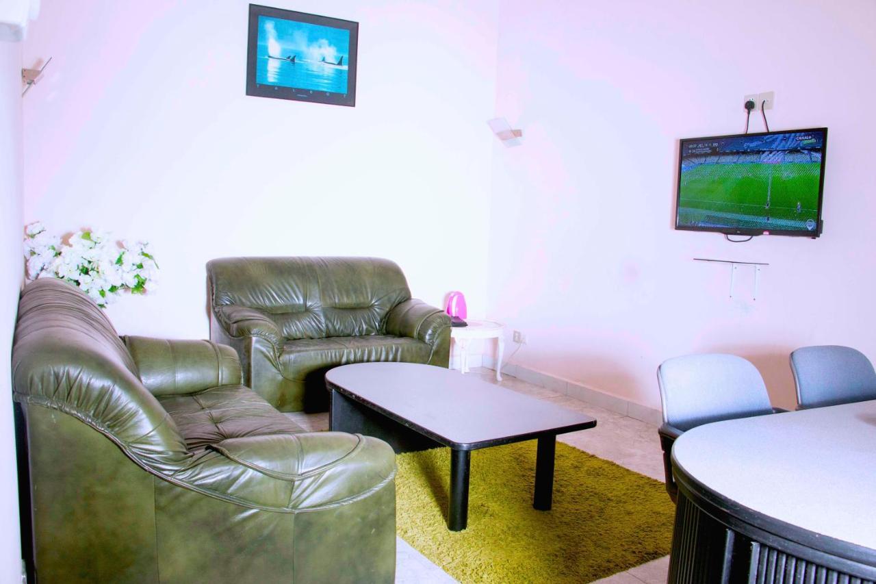 Nora Hotel Cotonou Bagian luar foto